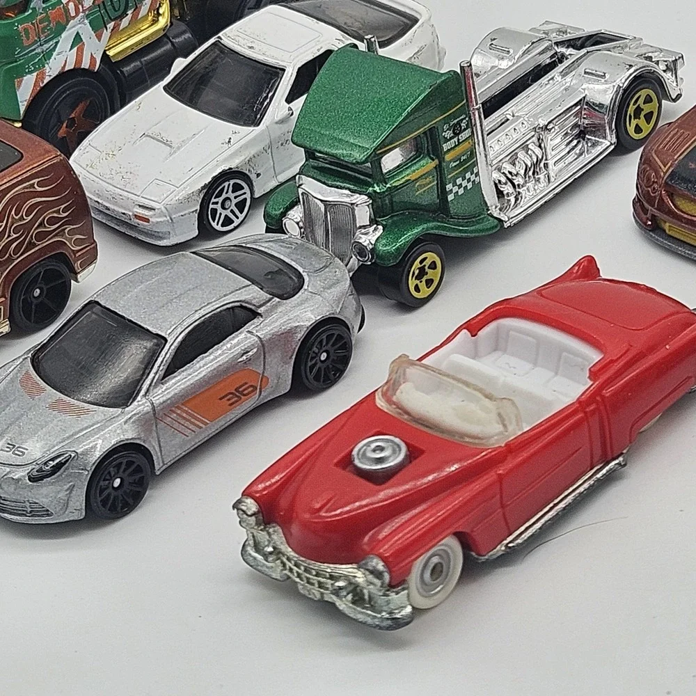 Hot Wheels Mixed Lot of 8 Diecast Toy Cars & Trucks Semi Vans Classic